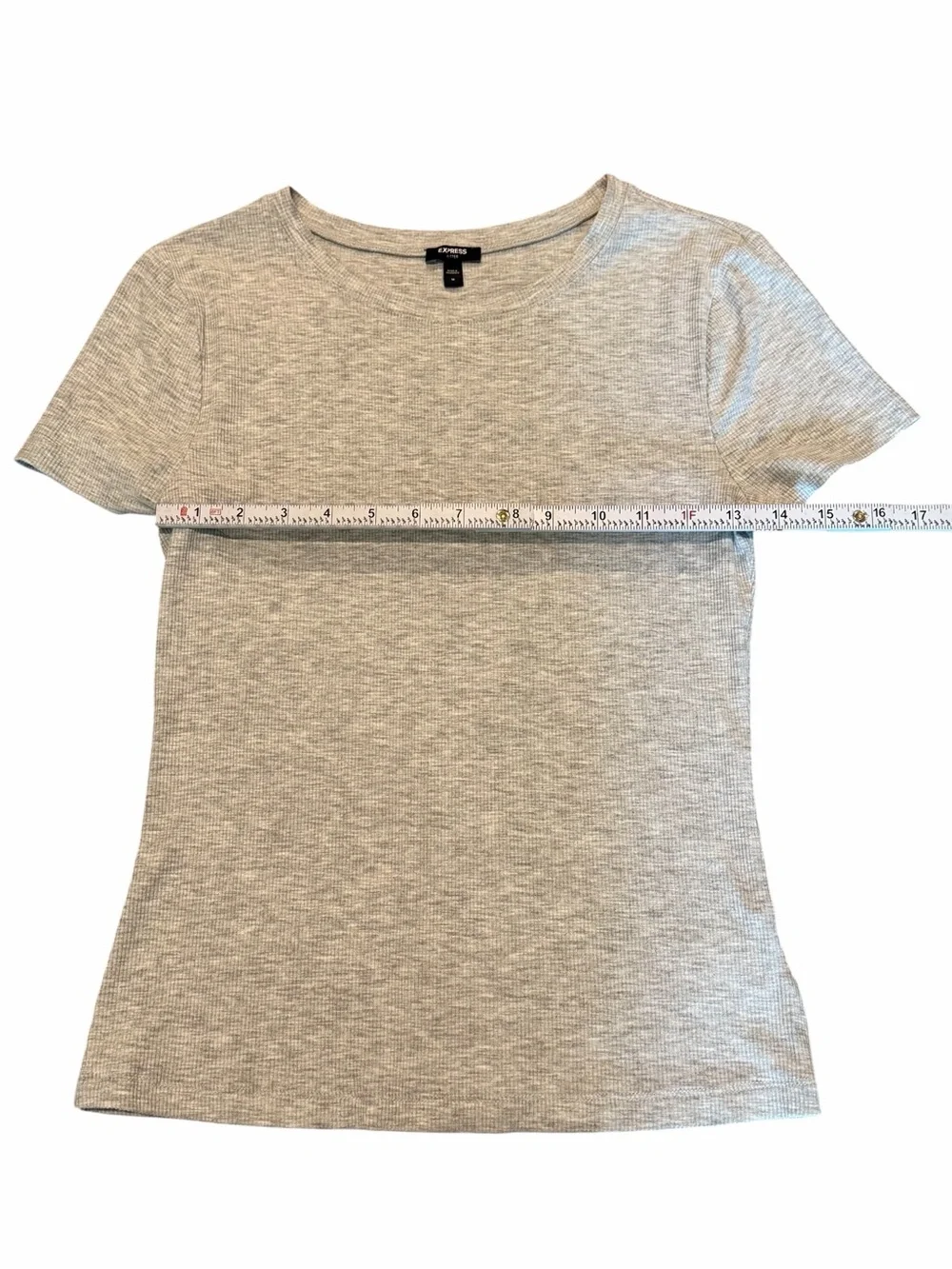 Express Essential Fitted Ribbed Tee - Picture 6 of 6